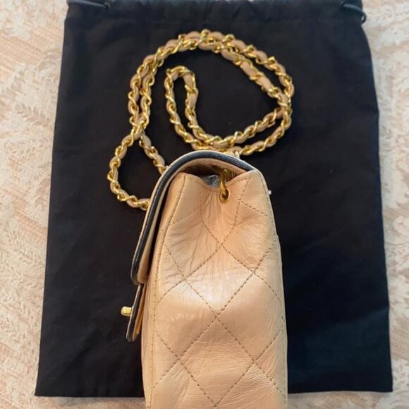 Chanel Classic Quilted Lambskin Leather Bag - Picture 4 of 16